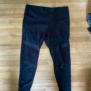FABLETICS BLACK LEGGINGS